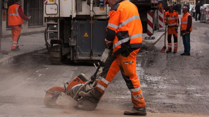 road-construction-192894_1280